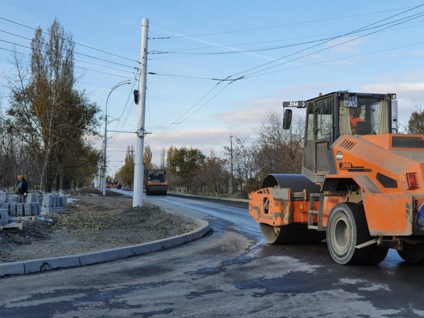 Дорожные работы по улице 1-я Бетонная в Волгодонске завершены на 95%