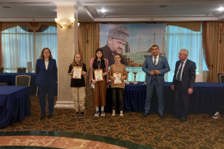 «Серебро» и «бронзу» завоевали юные волгодончанки среди лучших шахматистов России 