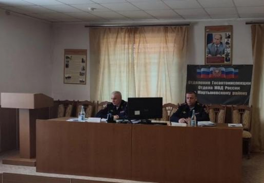 Руководитель донского МВД провел инспекцию Отдела полиции Мартыновского района