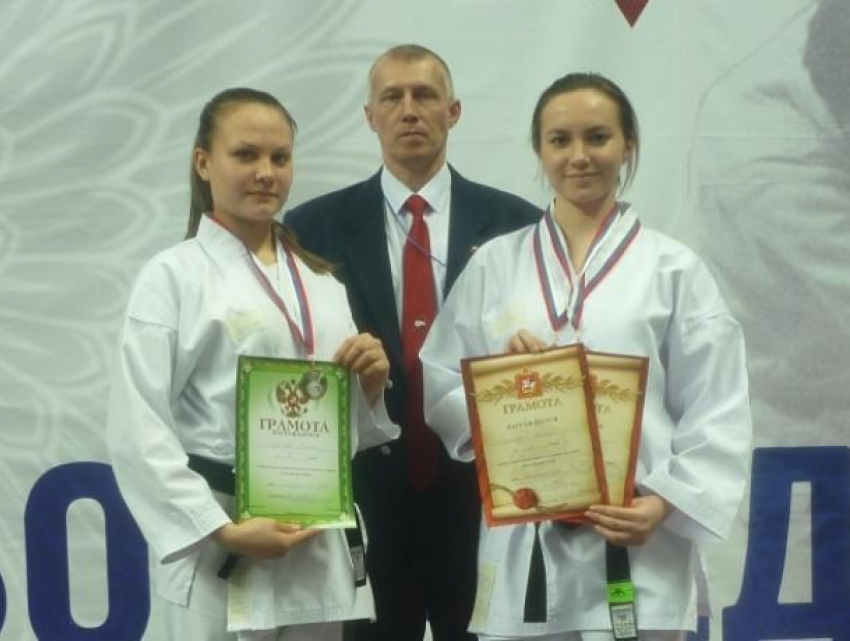 Три десятка призовых мест завоевали волгодонские каратисты на всероссийских соревнованиях 