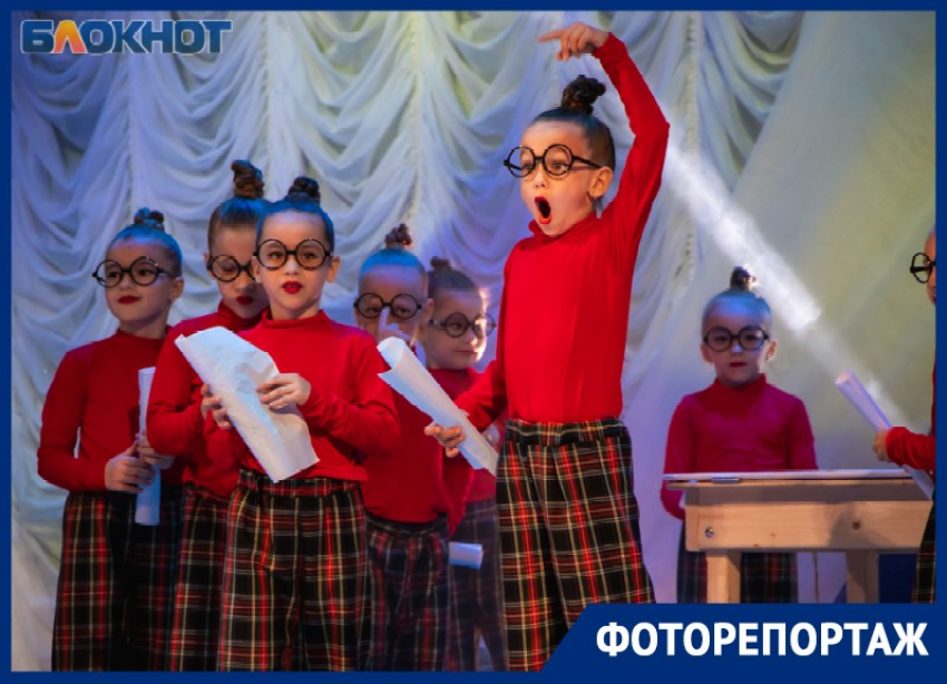 Танцы, песни, рукопашный бой: всего около 100 волгодонцев посетили концерт в честь Дня России