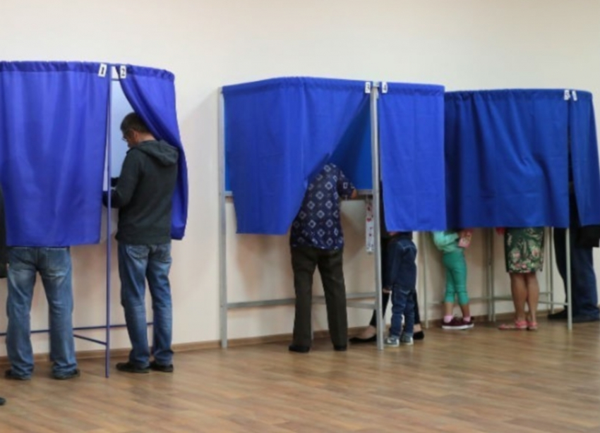 Волгодонск голосует: 53 избирательных участка открылись в городе
