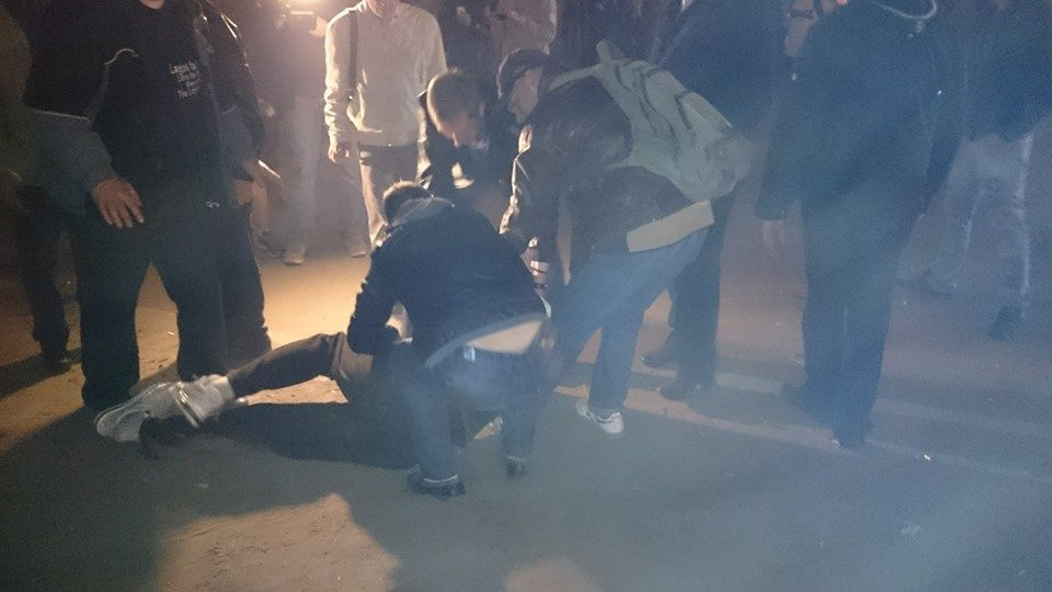 В центре Волгодонска молодежь избила таксиста, который не пропустил их на пешеходном переходе