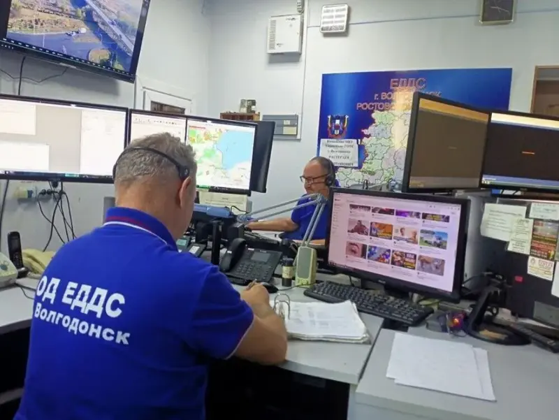 Сексуалды жас лесбиянкалар Қатал секс бұрмалары